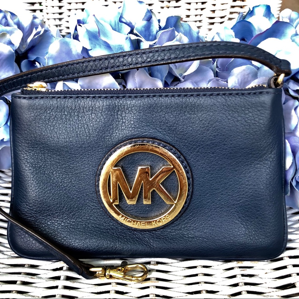 💟 Michael Kors Wristlet Small Shoulder Bag ECU - Picture 1 of 8